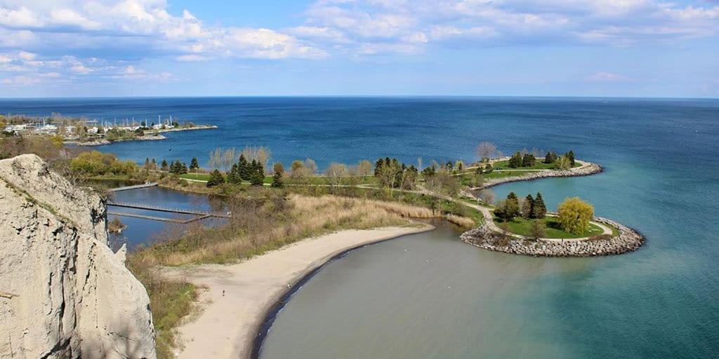 Basement Apartment In Luxury Beach House トロント エクステリア 写真